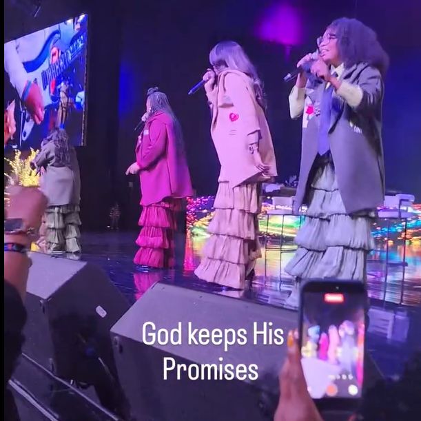 Lisa Knowles - God Keeps His Promises.